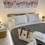 Porta Modern And Hospitable Apartment *