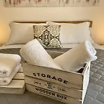 Porta Modern And Hospitable Apartment *