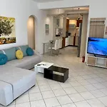 Porta Modern And Hospitable Apartment *