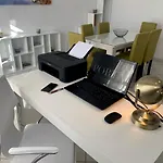 Porta Modern And Hospitable Apartment