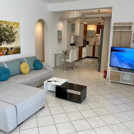 Porta Modern And Hospitable Apartment *